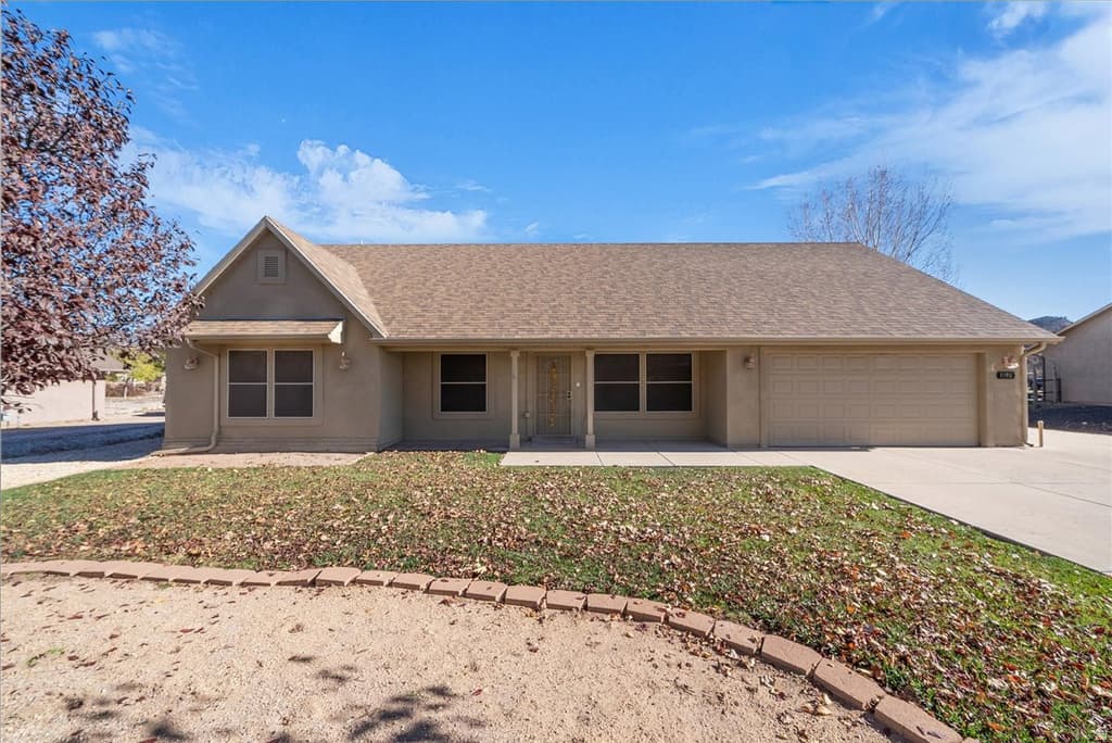 1190 N HORSEMANS PARK DR - Property photo 1 of 6