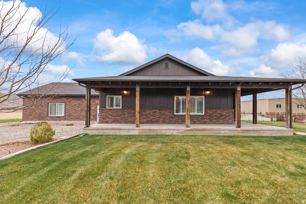 1165 E AUSTIN DR - Property photo 1 of 6