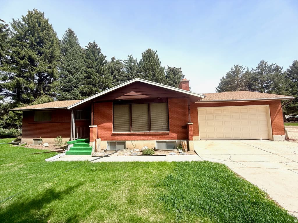 916 S 6800 E - Property photo 1 of 6