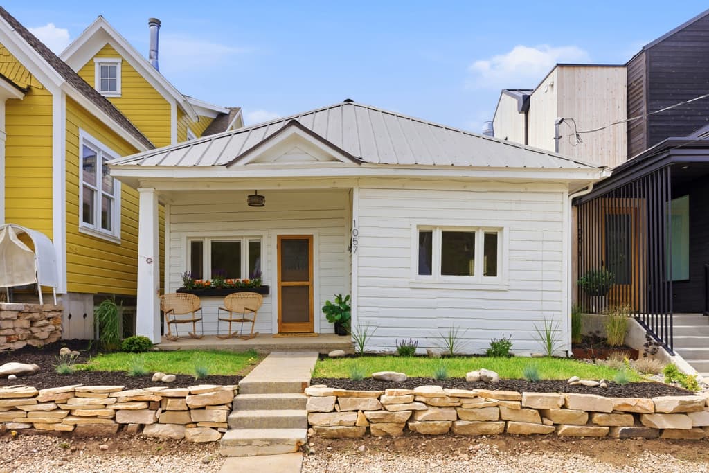 1057 WOODSIDE AVE - Property photo 1 of 6
