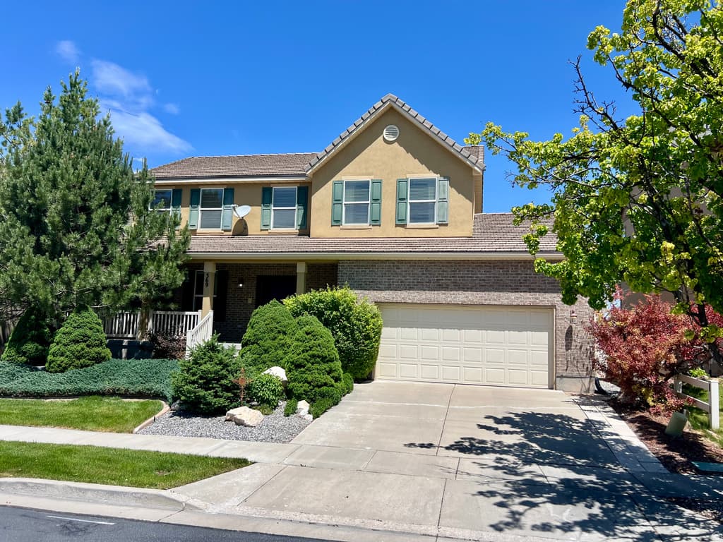 369 E CULROSS CIR - Property photo 1 of 6