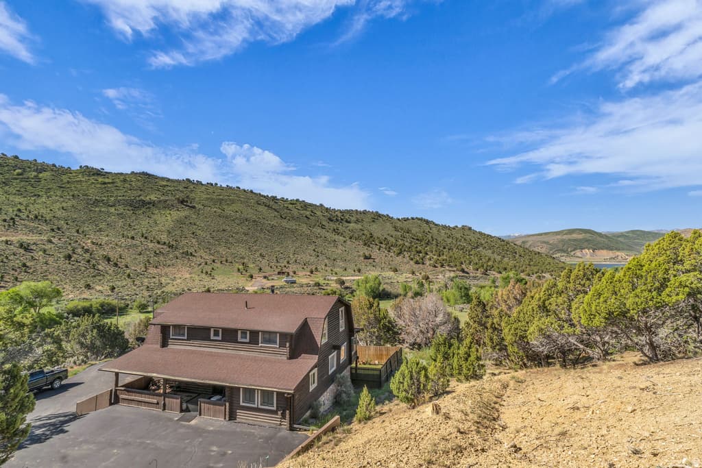 8398 N HIGHWAY 302 - Property photo 1 of 6