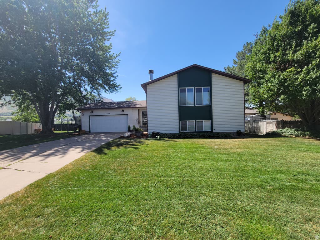 685 E 2400 N - Property photo 1 of 6