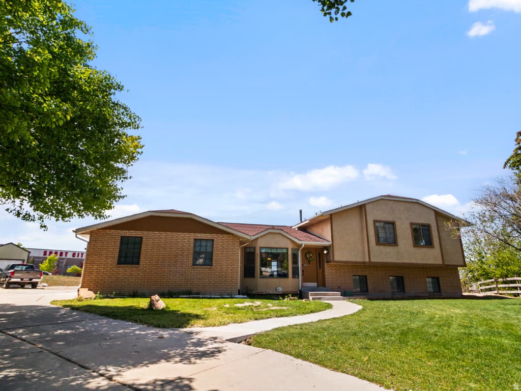 11356 S RICK CIR - Property photo 1 of 6