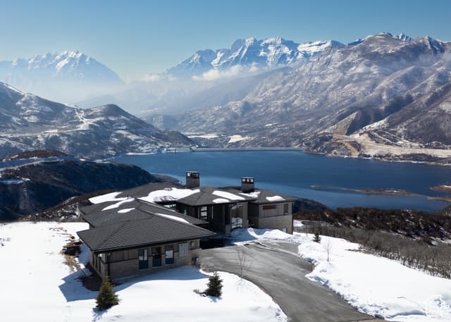 2132 E OUTLAW RD #49