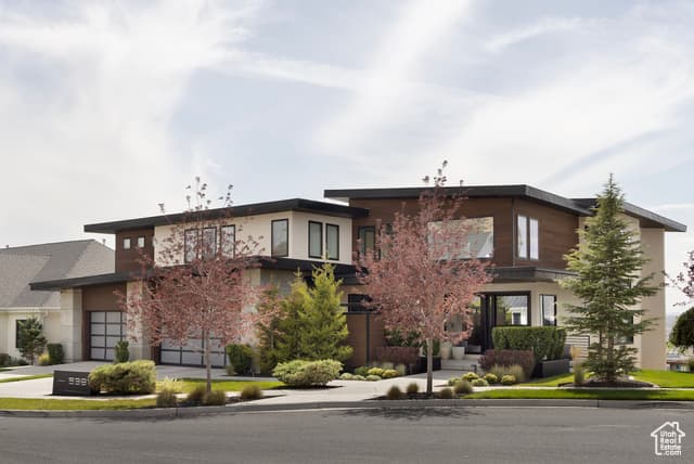 5381 N EAGLES VIEW DR