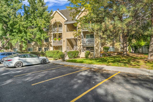 1205 E WATERSIDE CV #13