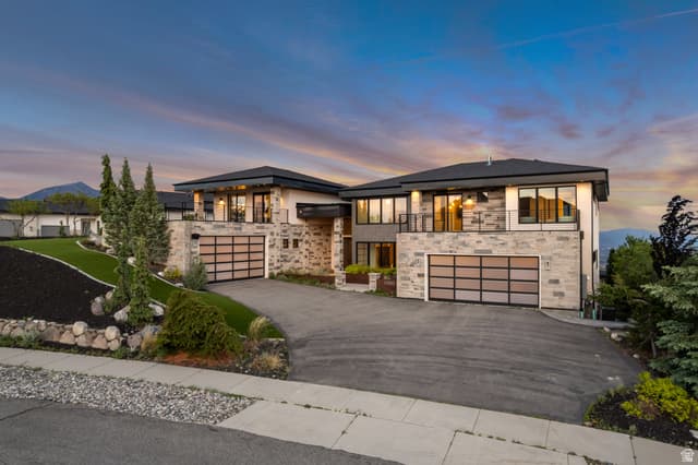 1468 E TRAIL CREST CT