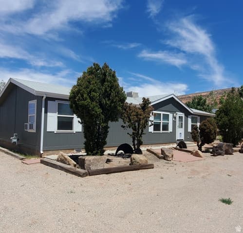 49 N MCELHANEY LN