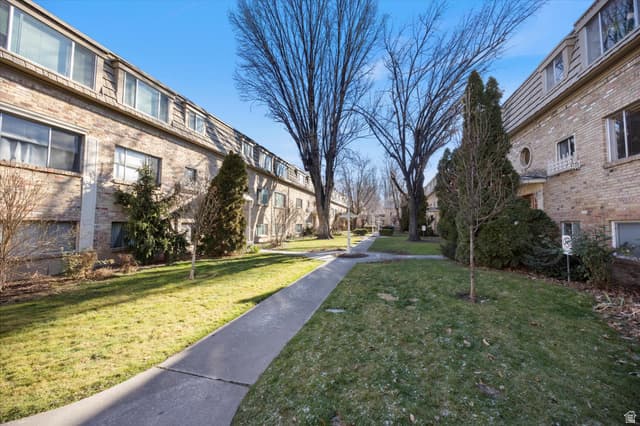2220 E MURRAY HOLLADAY RD #110