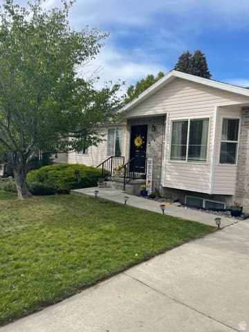 729 CRESTVIEW DR