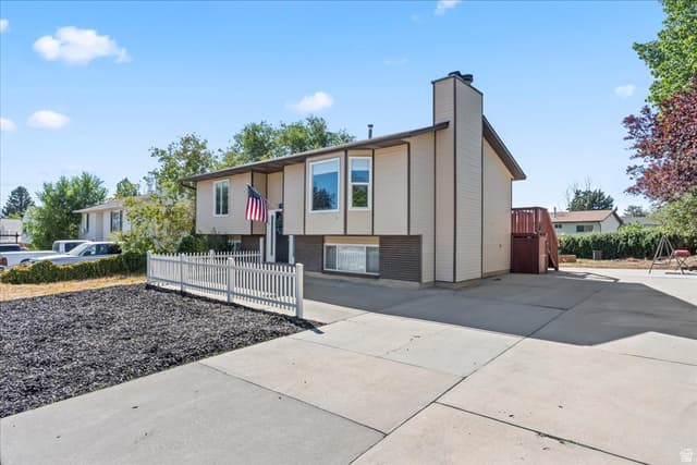 5929 W DRY BONE CIR