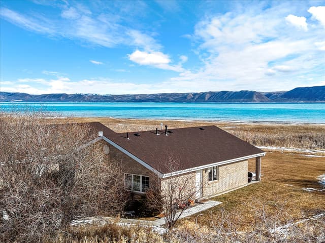 20 S LAKESIDE DR