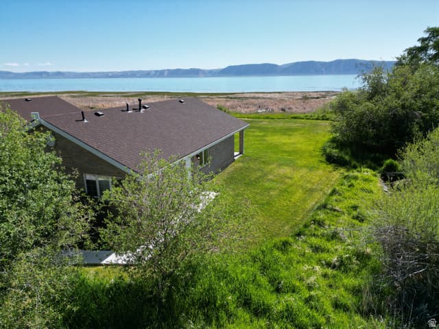 20 S LAKESIDE DR