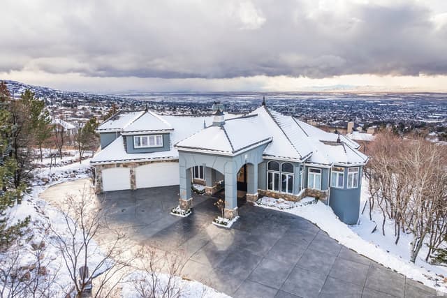 1742 E RIDGE POINT DR