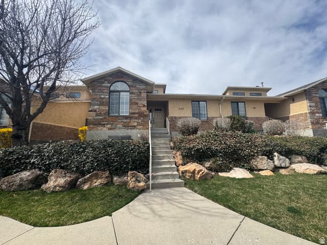 1107 E BRIGADOON CT