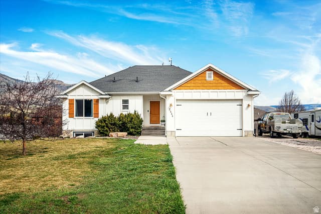 2444 N SIERRA DR