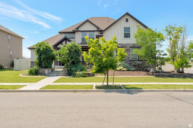 951 W GRIZZLY WULFF DR