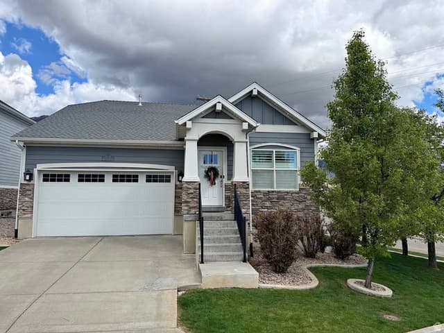 1073 BLACKSTONE DR