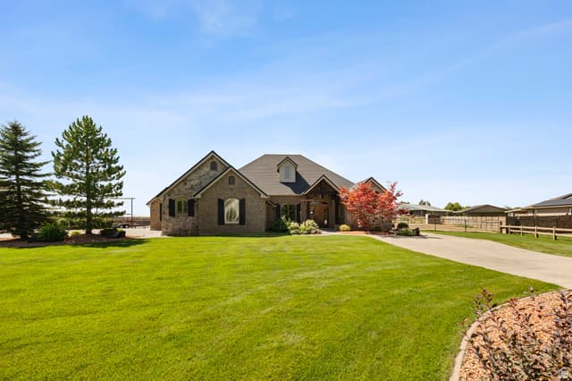 1829 W HERITAGE RANCH DR
