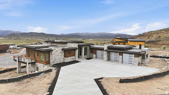 952 HIGH COUNTRY LN #14