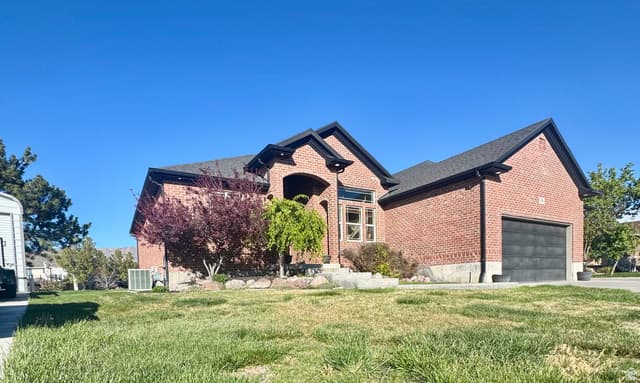170 LAKEVIEW