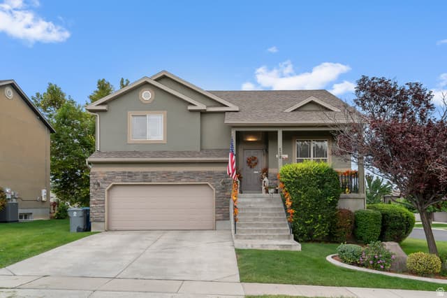 558 E HARVEST MOON DR