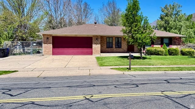2440 DEER RUN DR