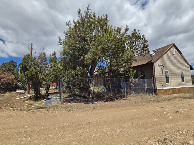 45166 W BANDANNA DR