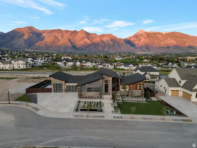 11904 N BURNING OAKS DR