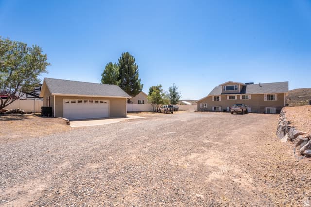 1656 S ASH CREEK DR