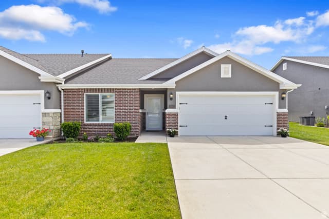 1142 S GRACE WAY