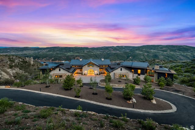 8988 N SLEEPING ROCK CIR