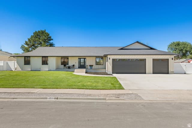 1352 W 11940 S