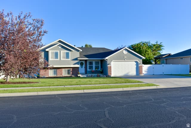 2955 W 3450 N