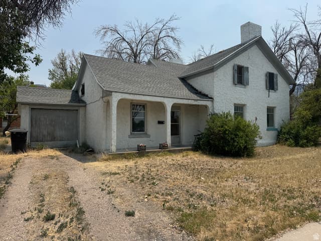 302 N MAIN ST