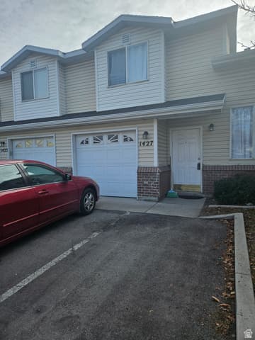 1427 W MAYAPPLE WAY