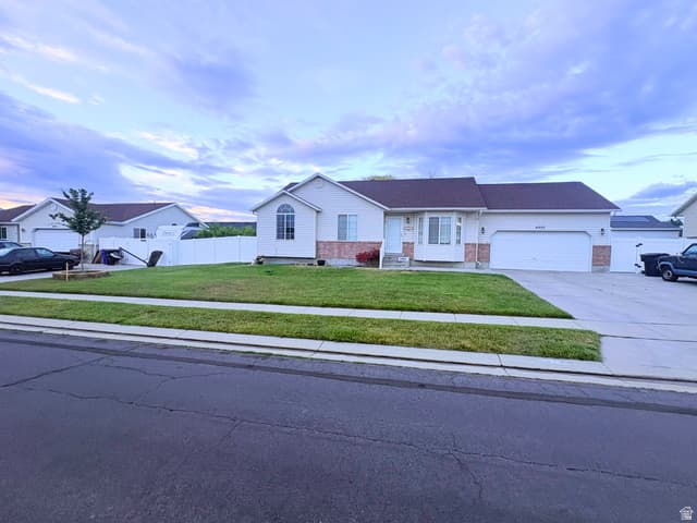 4955 W THRUSH DR