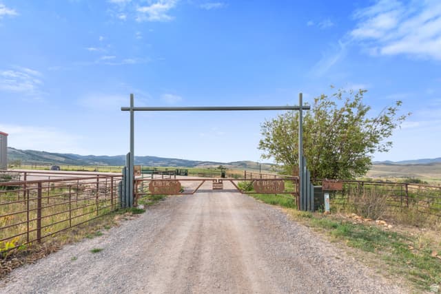 1489 OLD MILL RD