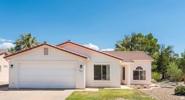 428 E MAJESTIC DR